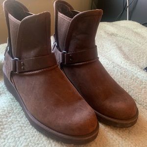 UGG BOOTS (Amazing Condition!)